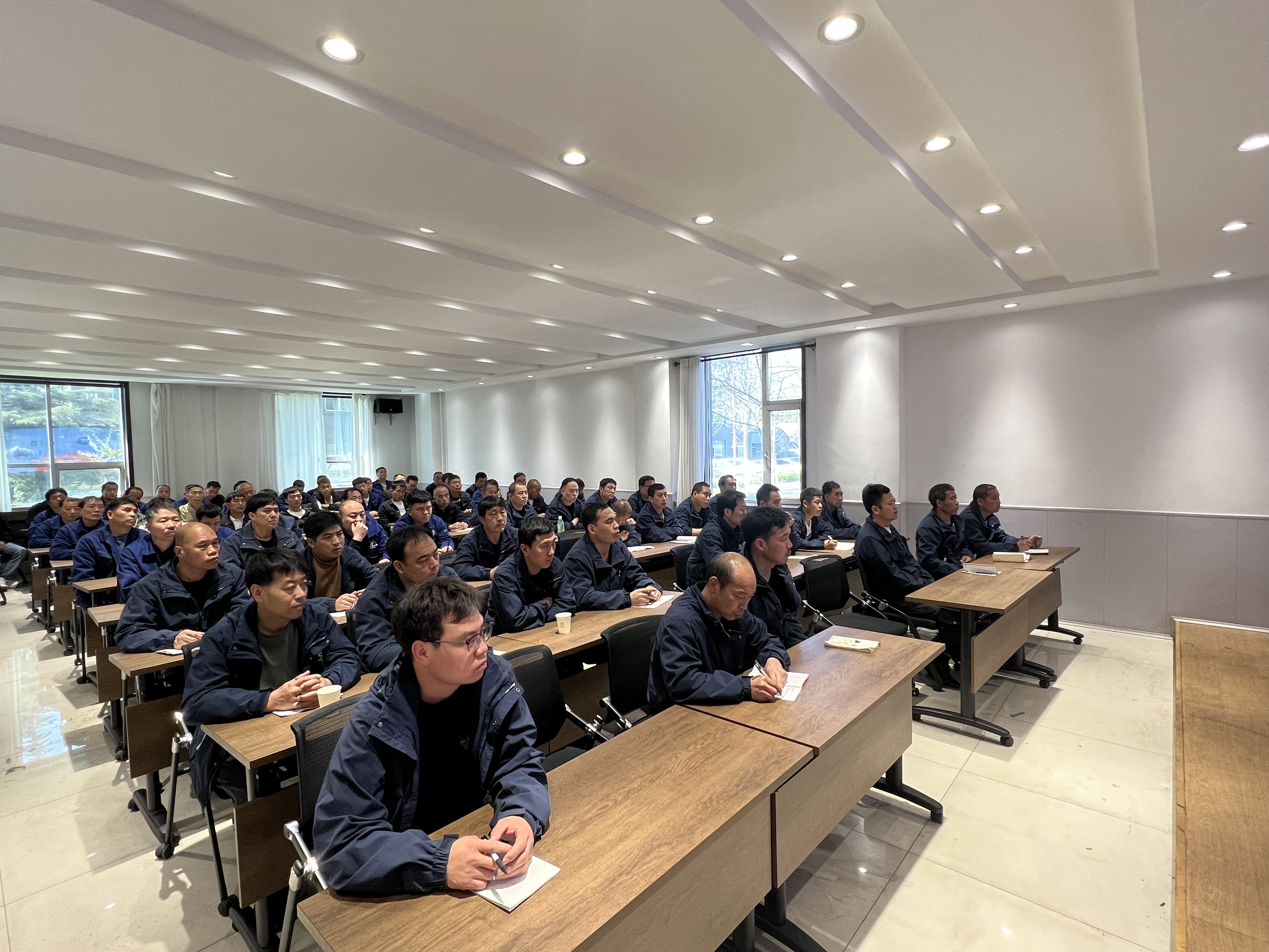 w88win中文手机版开展三违知识培训